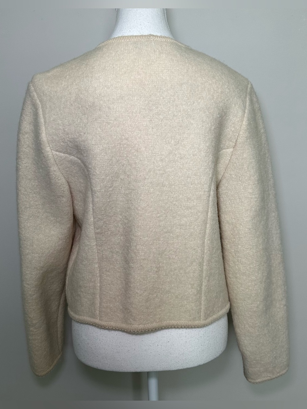 Vintage The Whittaker Collection Virgin Wool Ivory Cream Button Front Cardigan M - Picture 3 of 11